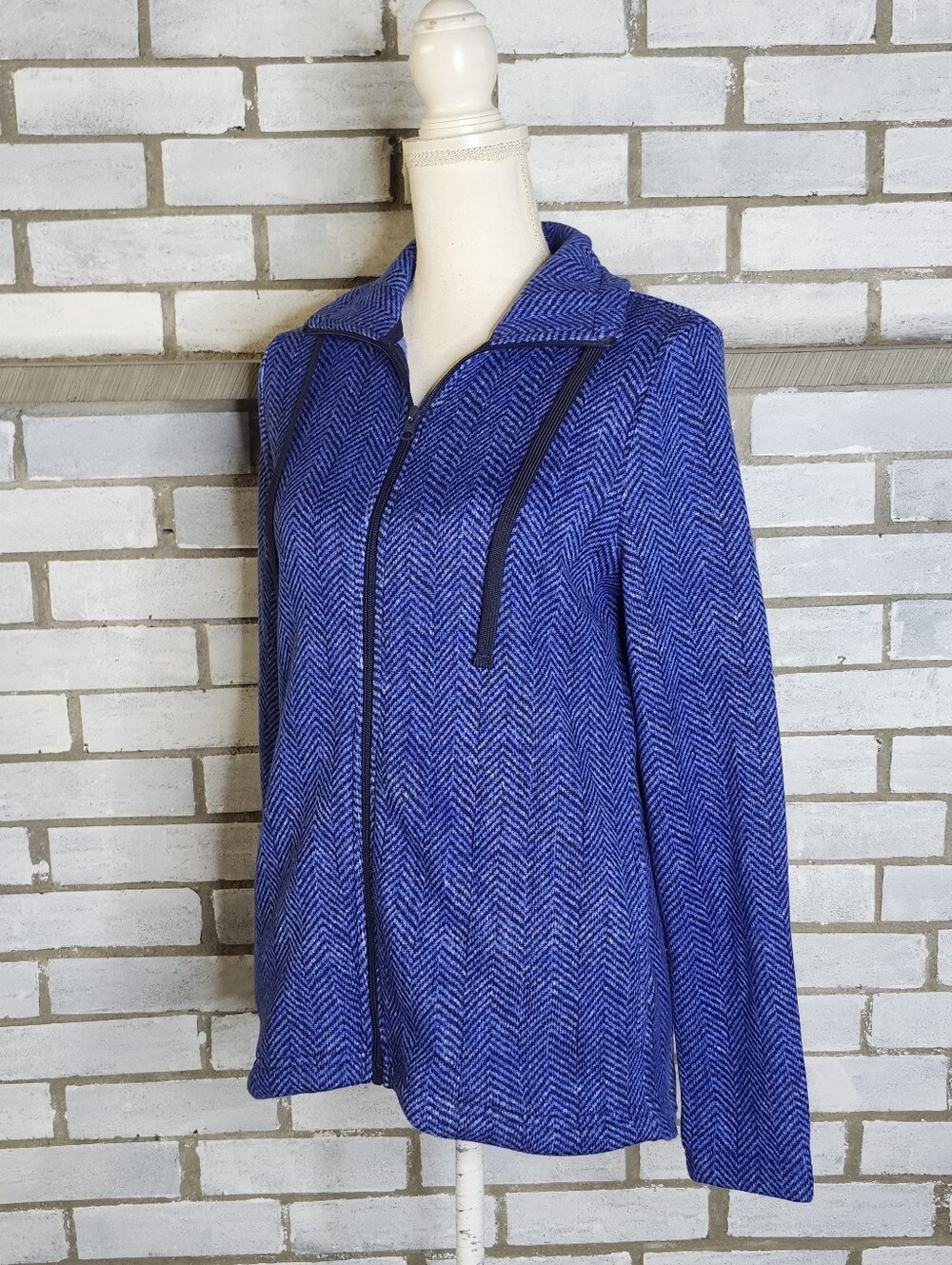 • Basic Editions Womens Zip-Up Soft Jacket Size Small Blue & Black Pockets